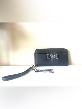 NWT Alexis Bendel Black and Gold Bow Wallet/Wristlet